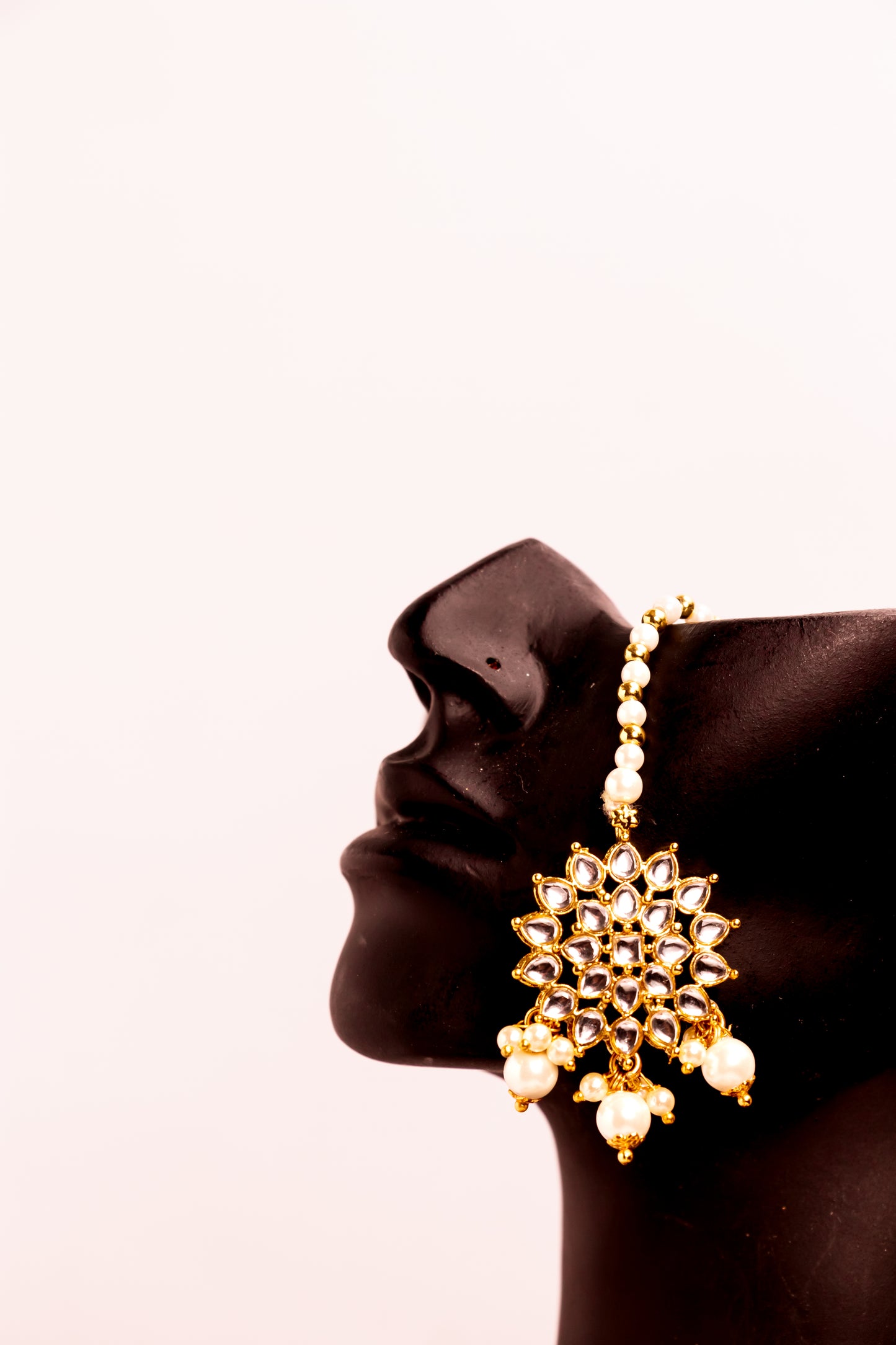 Noor's Splendour Kundan Necklace Set