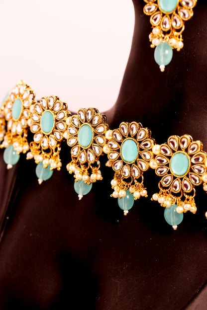 Noor's Glow Kundan Choker Necklace Set