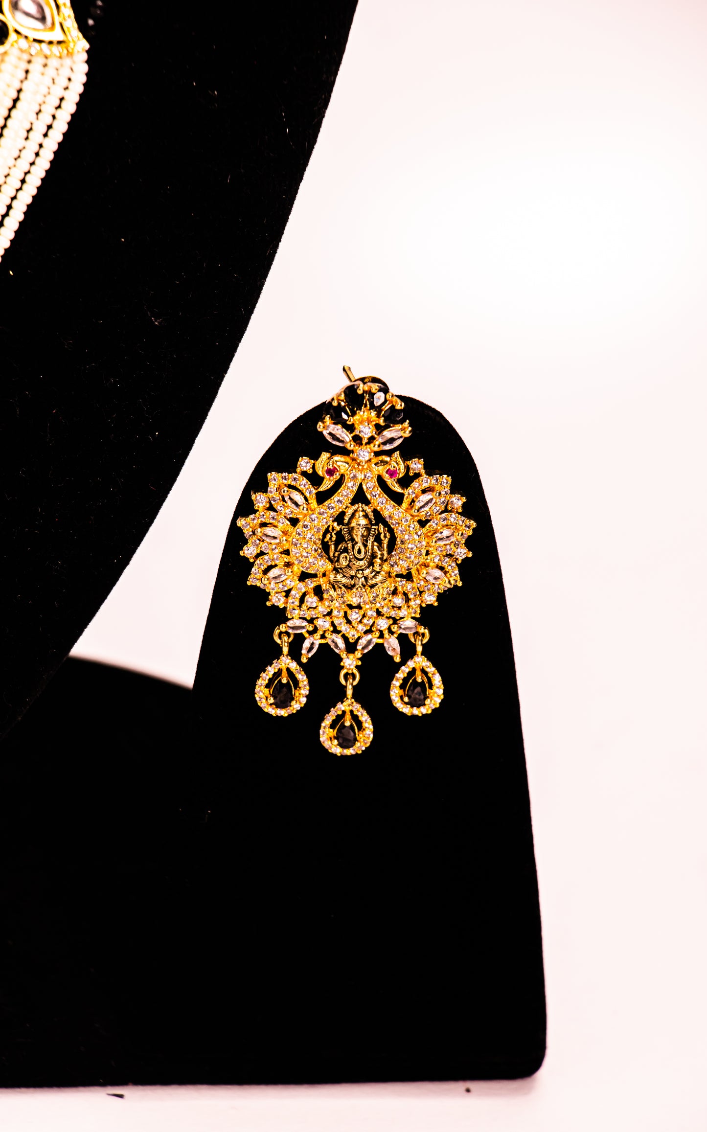 Radiant Padma Ganesha Pearl Necklace Set