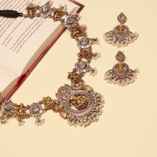 Manikarnika Chandralekha Necklace Set