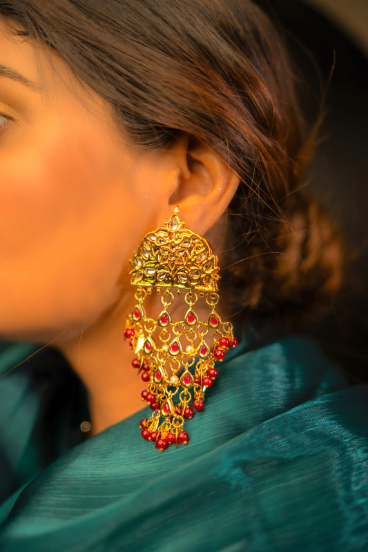 Noor Ethereal Glow Kundan Earrings